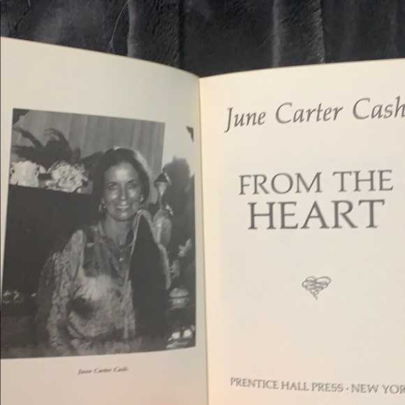 JUNE CARTER CASH SIGNED BOOK - Picture 7 of 16